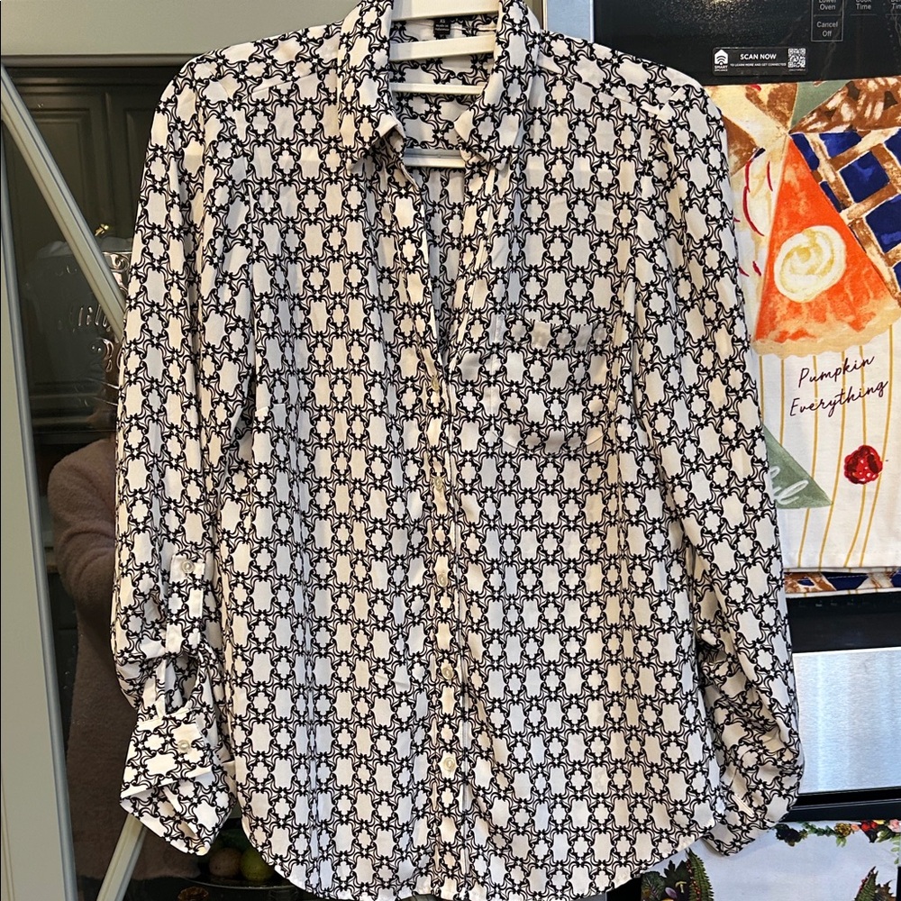 The Limited Black and White Skunk Pattern Silky Blouse XS